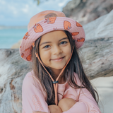 CRYWOLF REVERSIBLE BUCKET HAT Strawberry Splash