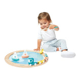 Child playing with the JANOD Sailing Boat Circuit