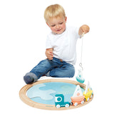 Child playing with the JANOD Sailing Boat Circuit