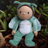 OLLI ELLA Dinky Dinkum Dolls - Gideon Grasshopper - Green sitting in garden
