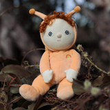 OLLI ELLA Dinky Dinkum Dolls - Scottie Snail - Orange sitting in bush