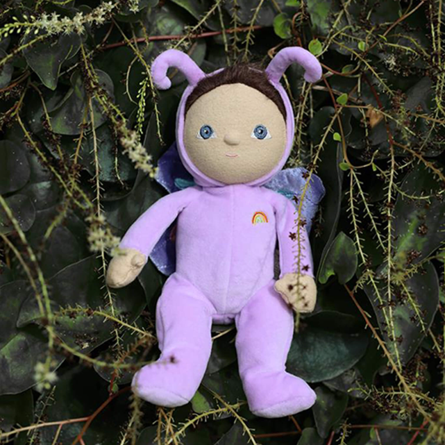 OLLI ELLA Dinky Dinkum Dolls - Betty Butterfly - Purple lying in the grass