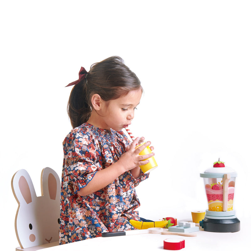 Child drinking out of straw from the TENDER-LEAF_TL8229 - Fruity Blender set