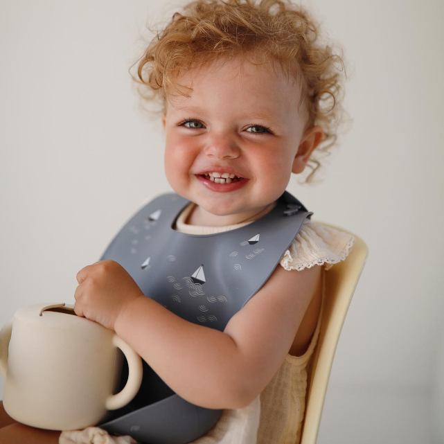 MUSHIE Silicone Baby Bib - Boats