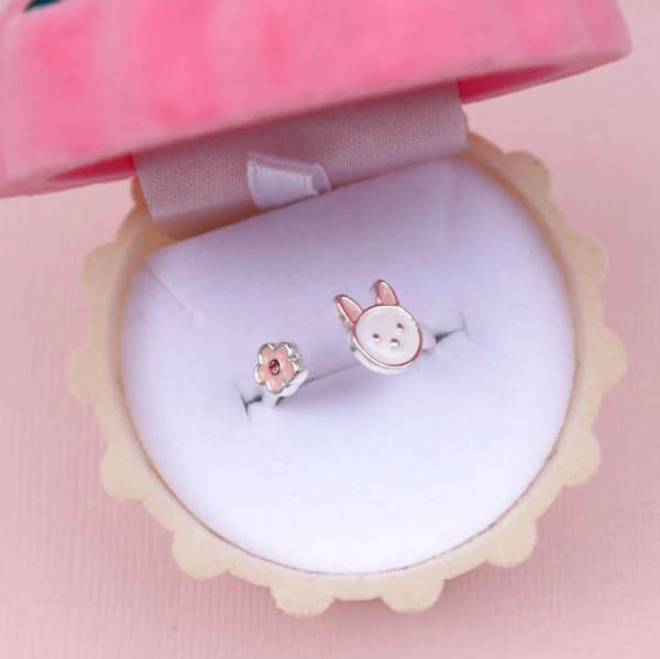 LAUREN HINKLEY Bunny Flower Ring in velvet cupcake box
